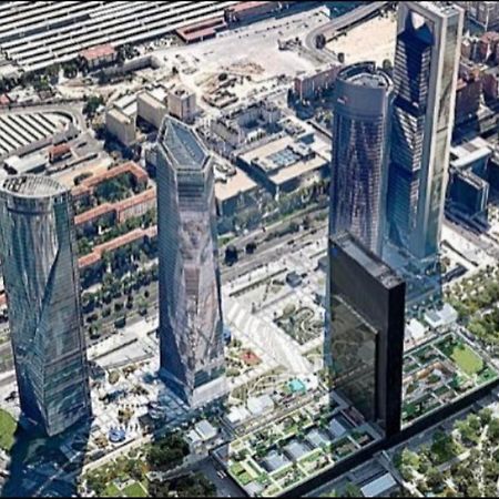 De Frente A 4 Torres, Habitacion Con Bano Hotel Madrid Ngoại thất bức ảnh