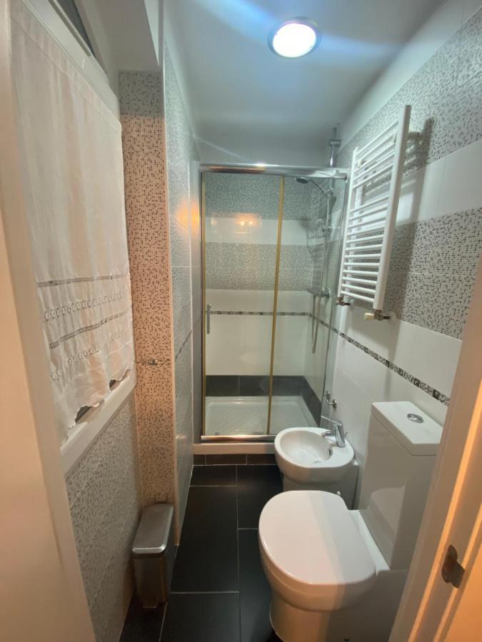De Frente A 4 Torres, Habitacion Con Bano Hotel Madrid Ngoại thất bức ảnh