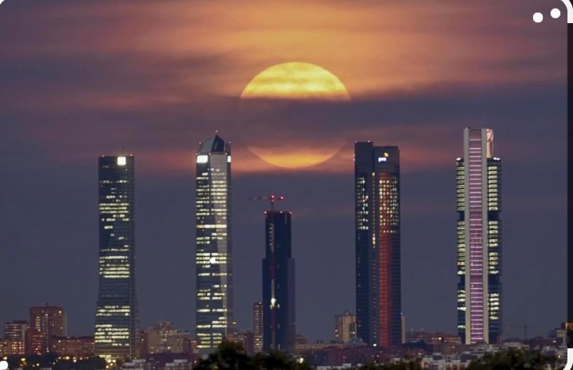De Frente A 4 Torres, Habitacion Con Bano Hotel Madrid Ngoại thất bức ảnh